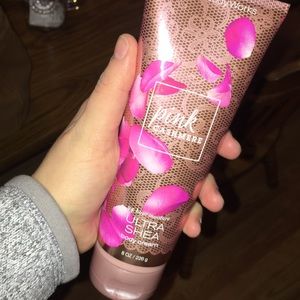 Pink cashmere lotion